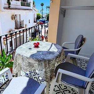 bonito-apartamento-en-playa-de-la-carihuela.hotelsinnerja.org/